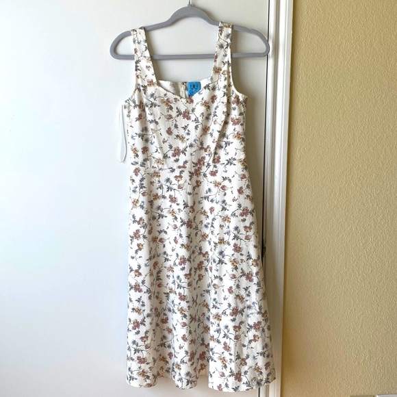 Dress - Picture 1 of 4